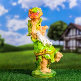 

Садовая фигура "Гном с корзиной фруктами наверху справа" 21х18х49см