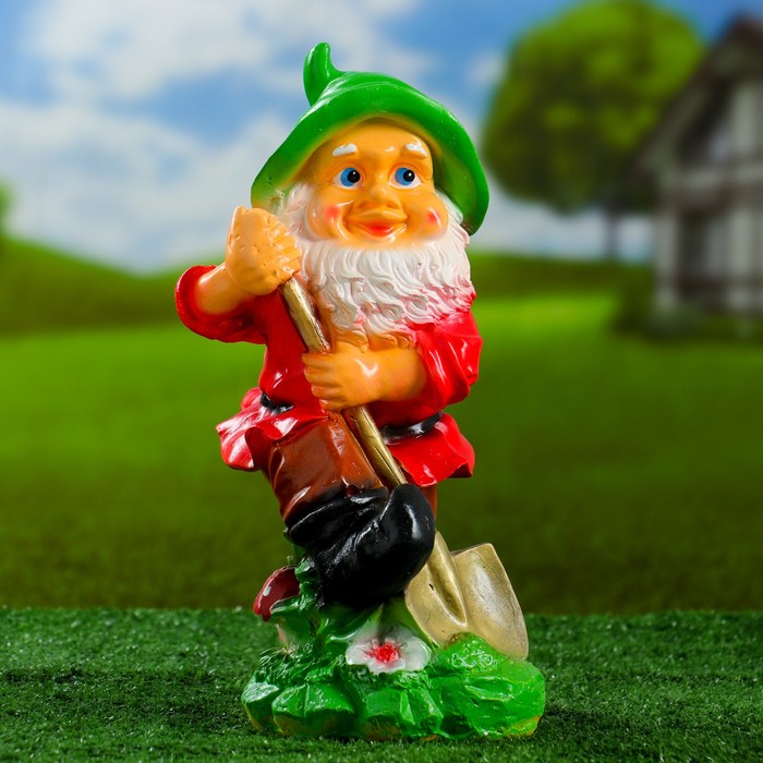 Садовая фигура "Гном с лопатой" жёлтый колпак