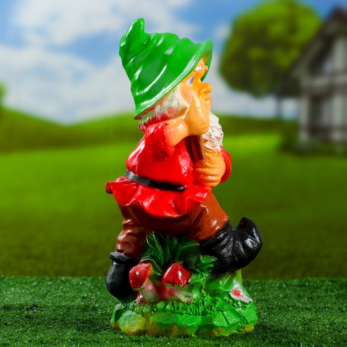 Садовая фигура "Гном с лопатой" жёлтый колпак