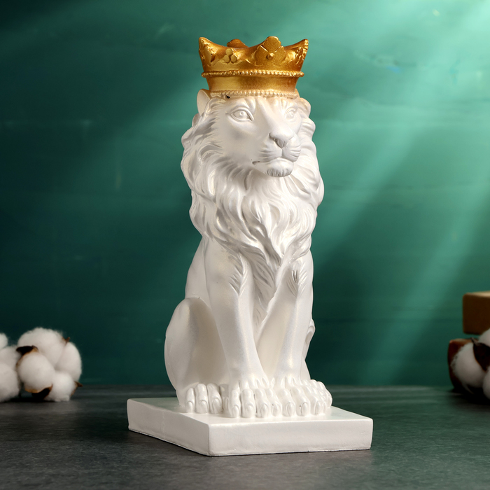 Копилка Лев с короной белый с золотой короной, 23см