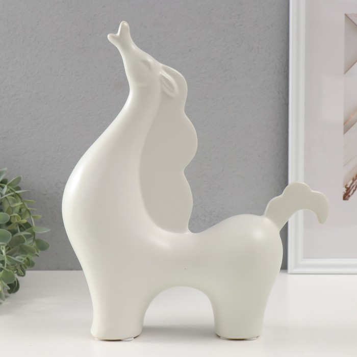 

Сувенир керамика "Гордый конь" белый 7,5х26х31 см