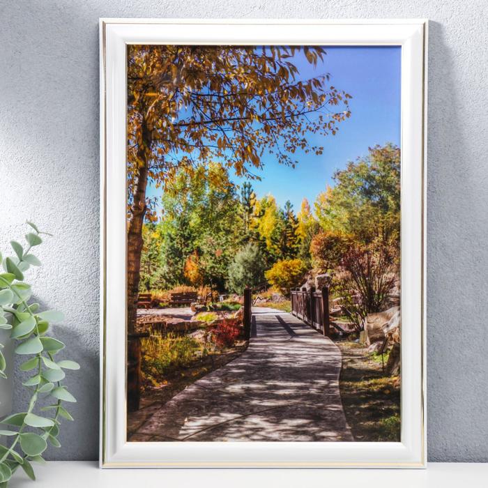 Фоторамка формат А4 "Белая с золотом"