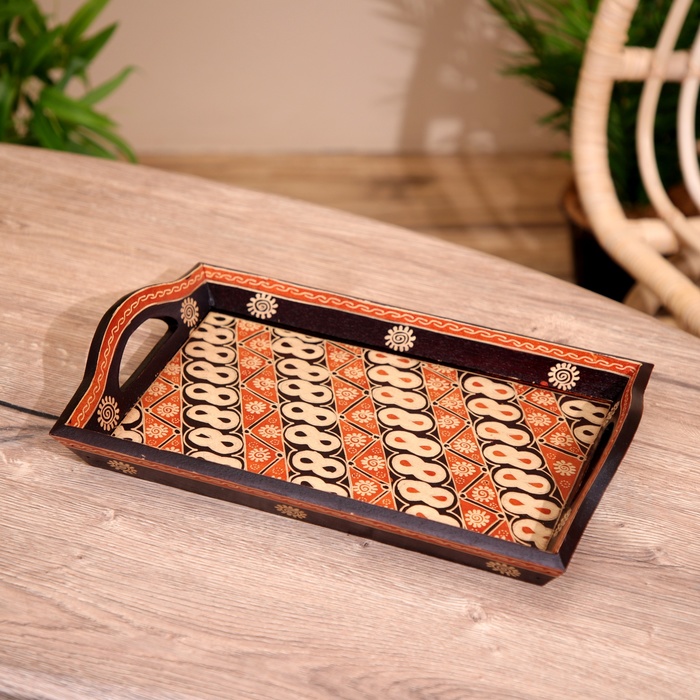 Поднос из дерева батик 35х20х7 см 1455₽