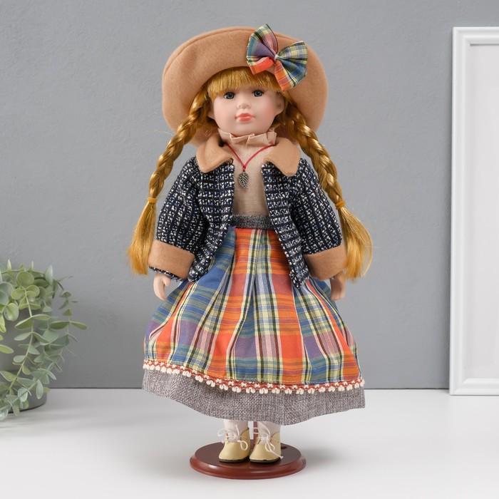 Кукла коллекционная керамика Вика в клетчатой разноцветной юбке 39 см