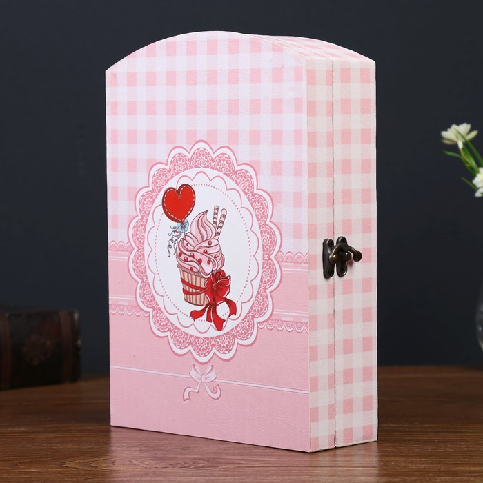 Ключница "Пирожное с любовью"