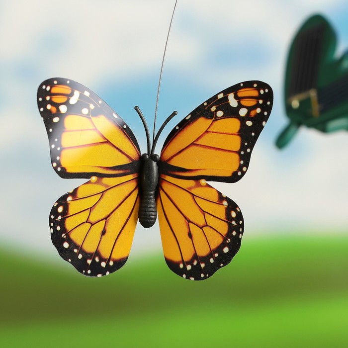 Декоративный штекер на пальчиковой батарее "Порхающая бабочка" микс