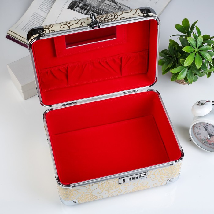 Шкатулка "Золотые цветы на белом"