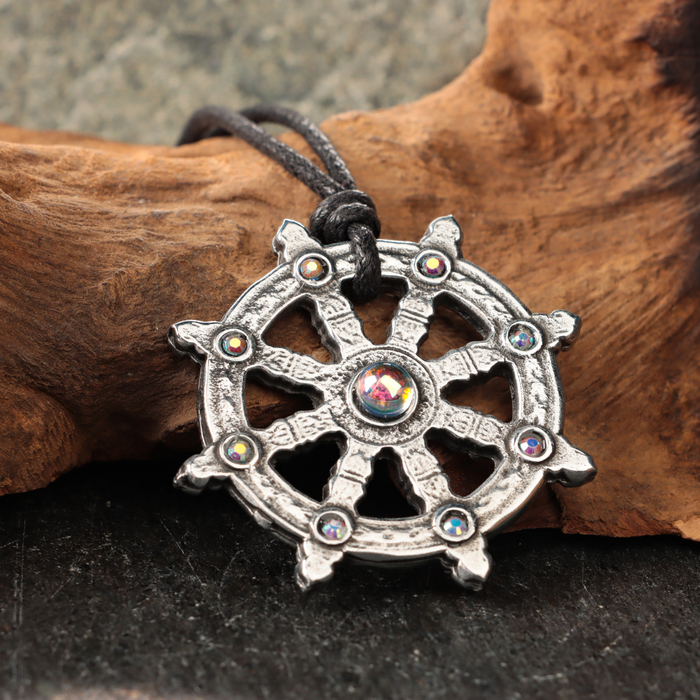 Амулет Колесо Сансары с камнем фианит 35х35 мм металлический 186₽