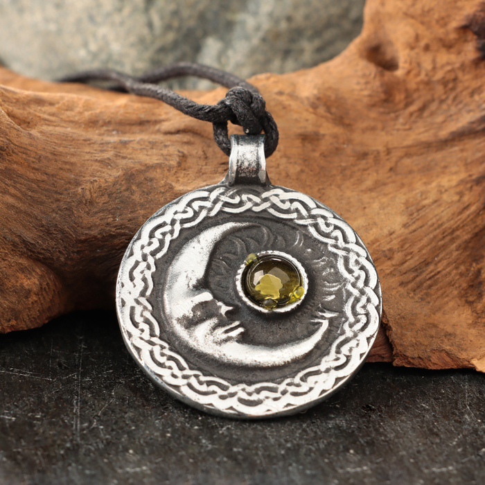 Амулет Солнце и Луна с камнем топаз 35х42 мм металлический 186₽