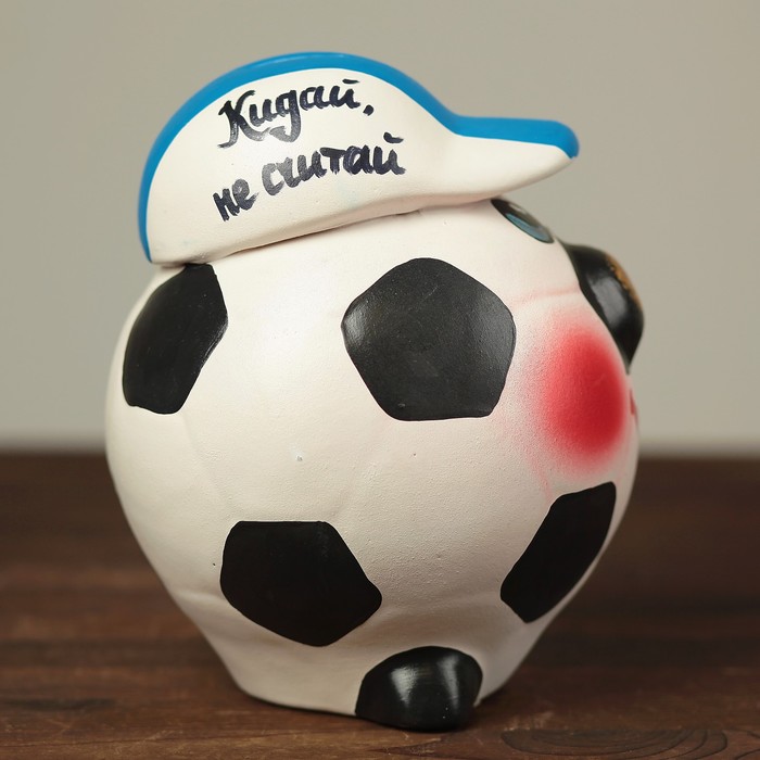 Копилка "Мяч в кепке"