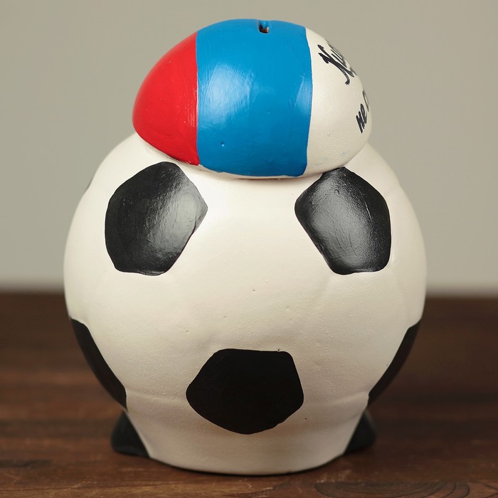 Копилка "Мяч в кепке"