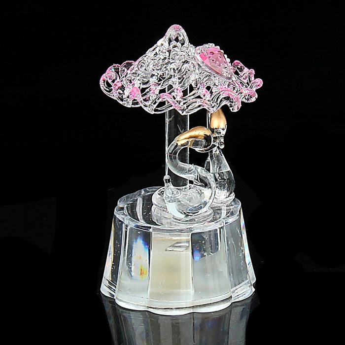 Сувенир световой "Лебеди под зонтиком со стразой" МИКС