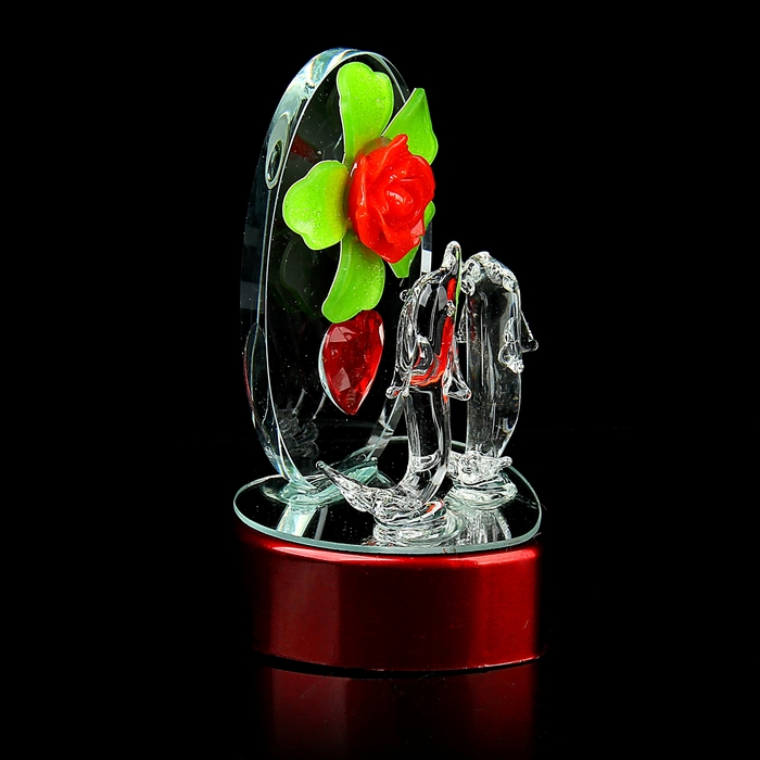 Сувенир "Дельфины у зеркала с крупным цветком"