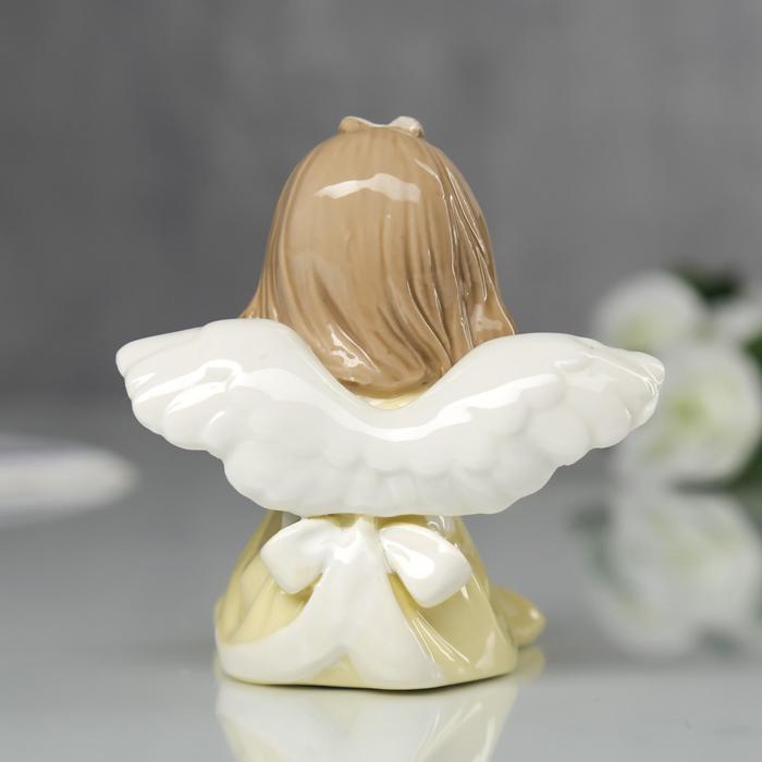 Сувенир "Ангелочек в жёлтом платьице с голубем"