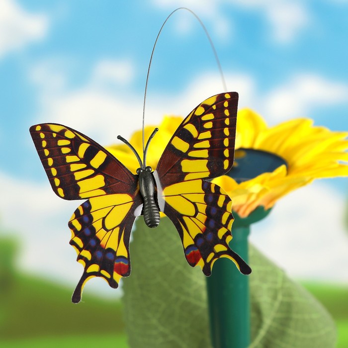 Декоративный штекер на пальчиковой батарее "Порхающая бабочка на цветке"