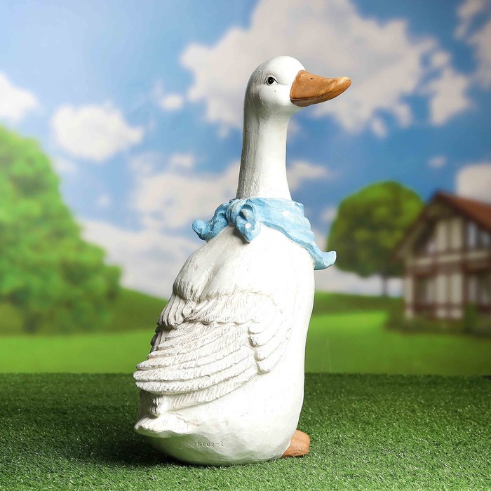 Садовая фигура "Гусь" синий платок