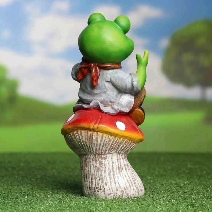 Садовая фигура "Лягушонок на мухоморе"