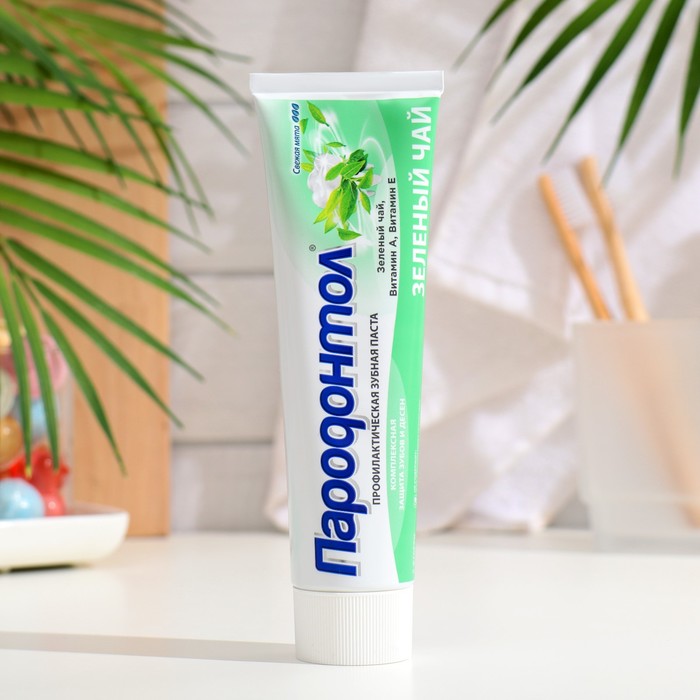 Зубная паста "Пародонтол" с экстрактом зеленого чая, фтором и витаминами А и Е, в тубе, 134 г