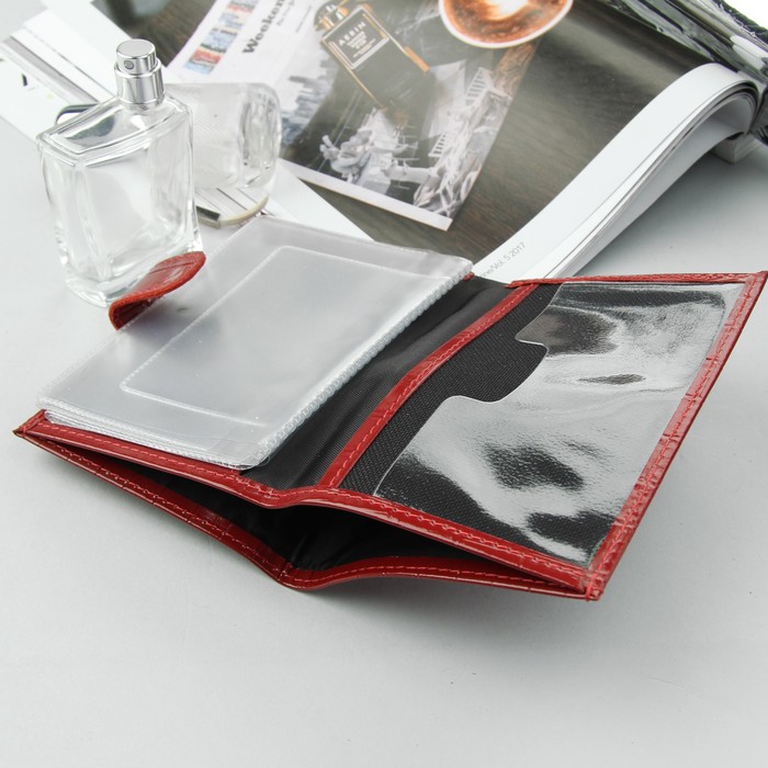 Обложка для автодокументов на кнопке, отдел для купюр, красный крокодил