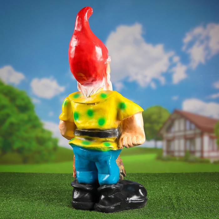 Садовая фигура "Гном с золотом"