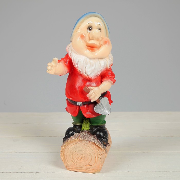 Садовая фигура "Гномик на пеньке" малая, голубые штаны