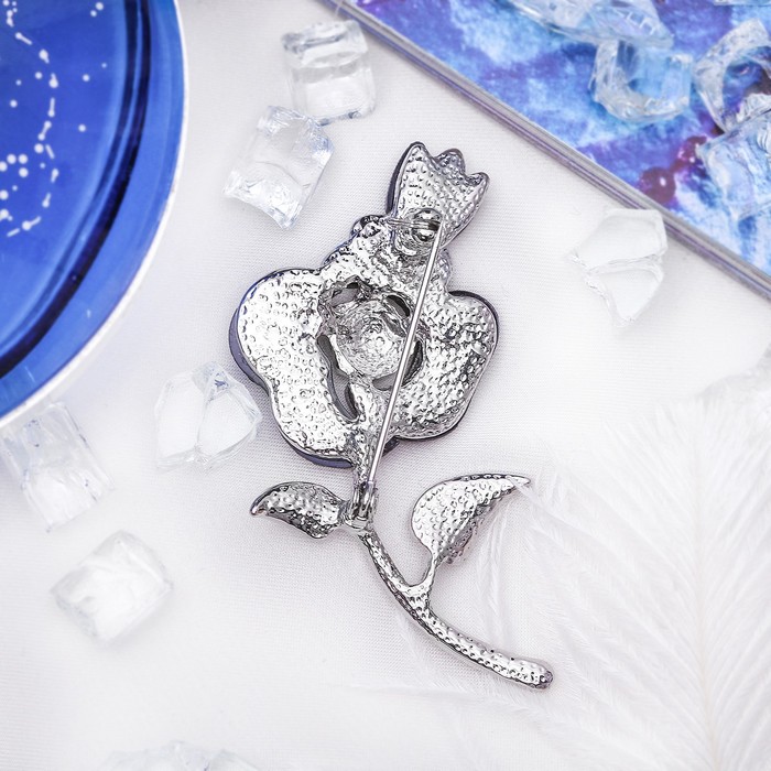 Брошь "Галиотис" цветок с короной, цвет зелёный в серебре