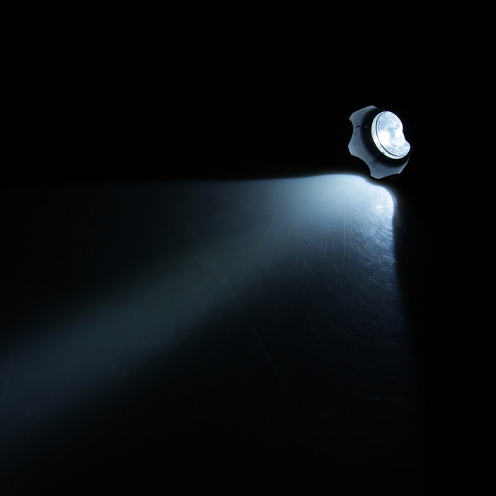 Фонарь 1 диод, рассеиватель в виде короны, прорезиненный пластик, 3ААА бат., чёрный, 4х11 см