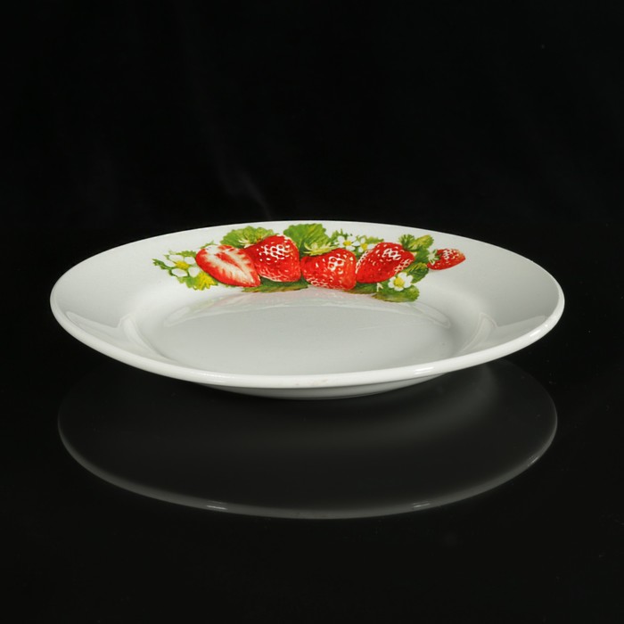 Тарелка мелкая 20 см "Клубника новая"