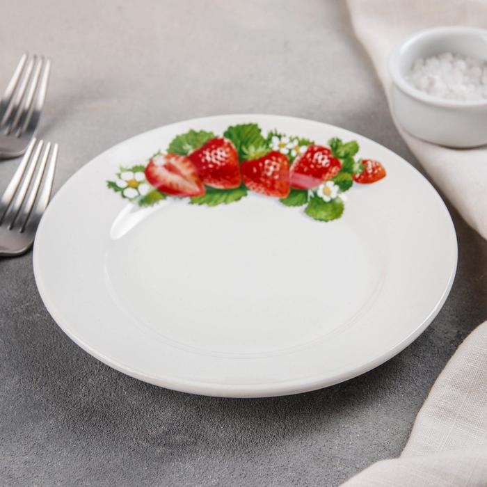 Тарелка мелкая 17,5 см "Клубника новая"