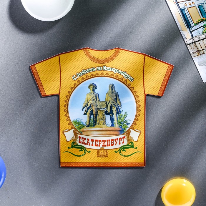 Магнит в форме футболки «Екатеринбург»