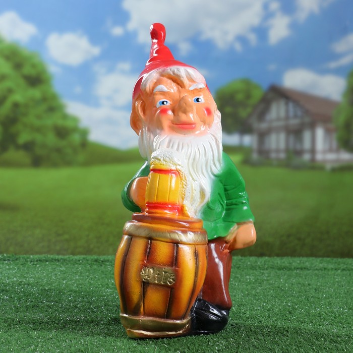 Садовая фигура "Гном с пивом"