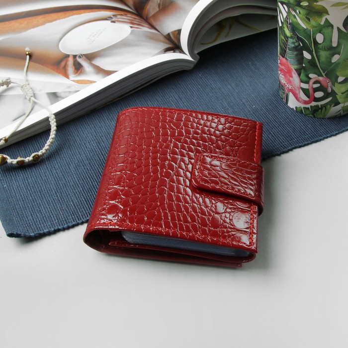 Кошелёк-визитница женский на кнопке, 2 отдела, отдел для карт,12 листов, красный кайман