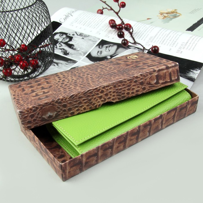 Кошелёк женский на клапане, 2 отдела, отдел для карт, отдел для монет, салатовый флотер