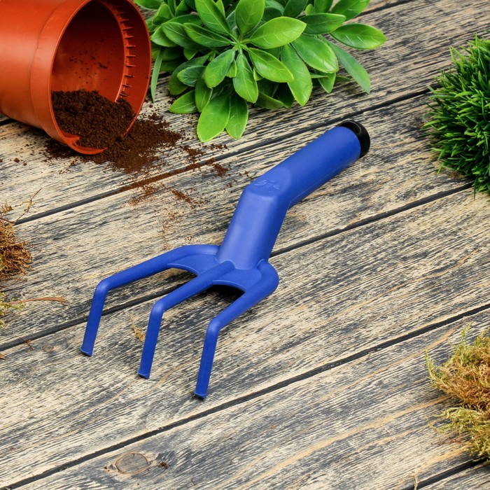 Рыхлитель, длина 26 см, 3 зубца, пластик