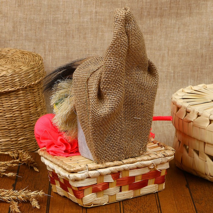 Оберег Домовой Андрейка на сундуке на здоровье 20см 10240/1 микс