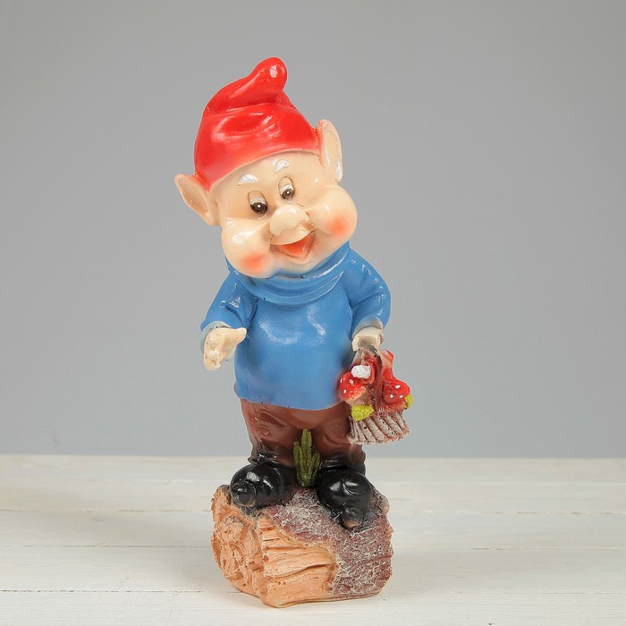 Садовая фигура "Гномик с корзинкой" малая