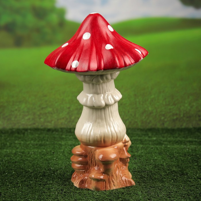 Садовая фигура "Мухоморы на пне" малиновая шляпка