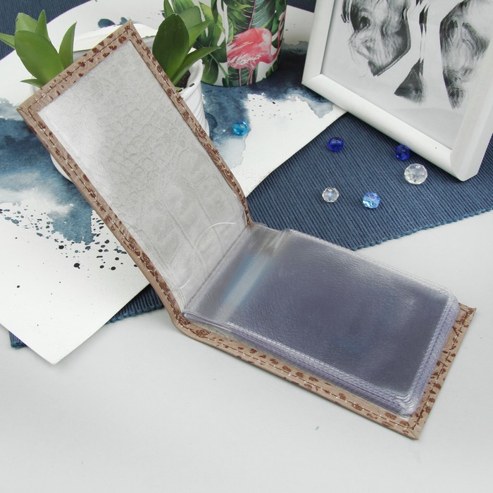 Визитница, 1 ряд, 18 листов, кайман, цвет бежевый