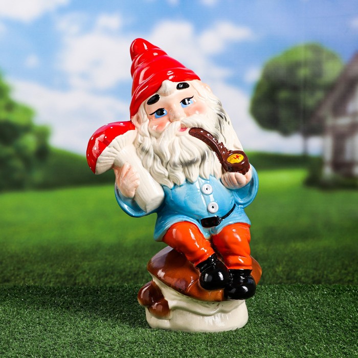 Садовая фигура "Гном на грибе", с трубкой, микс, 40 см