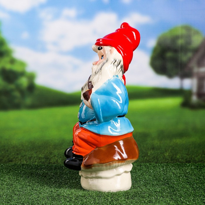 Садовая фигура "Гном на грибе", с трубкой, микс, 40 см