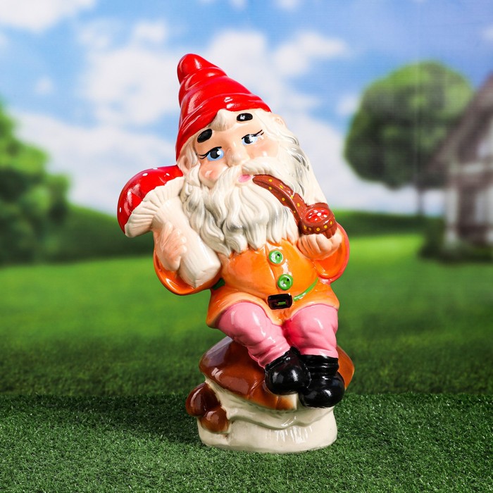 Садовая фигура "Гном на грибе", с трубкой, микс, 40 см