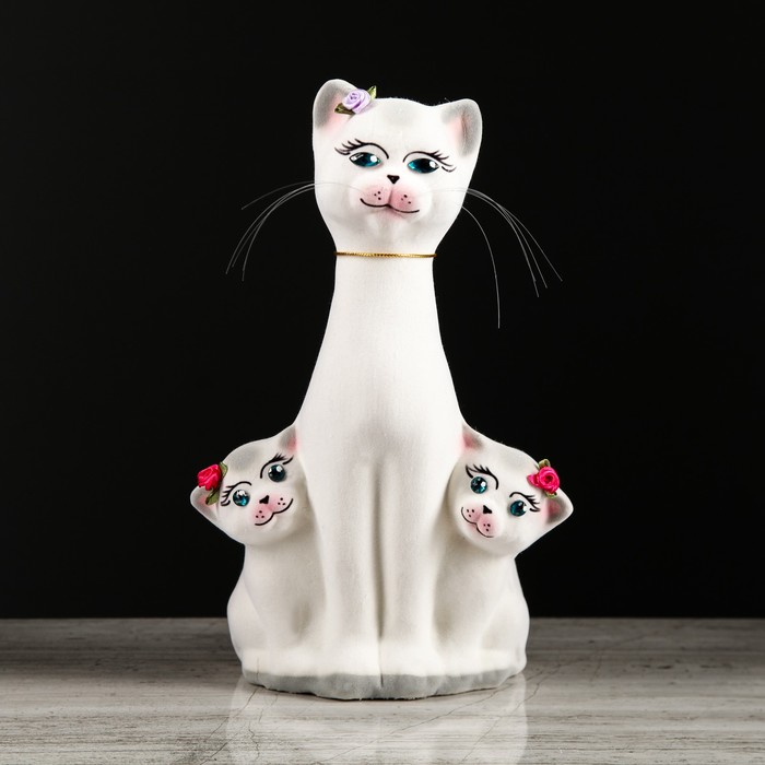 Копилка "Кошка с котятами" флок, белая, микс