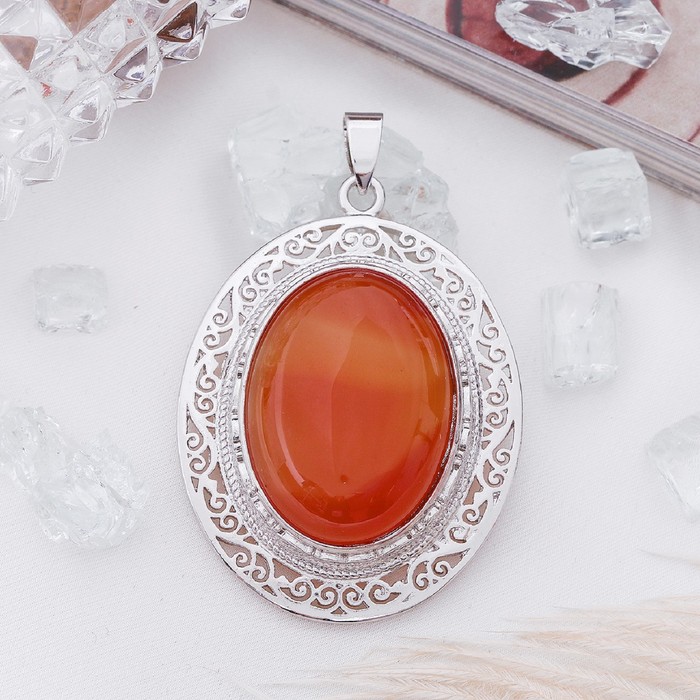 Подвеска в овальной оправе "Сердолик"