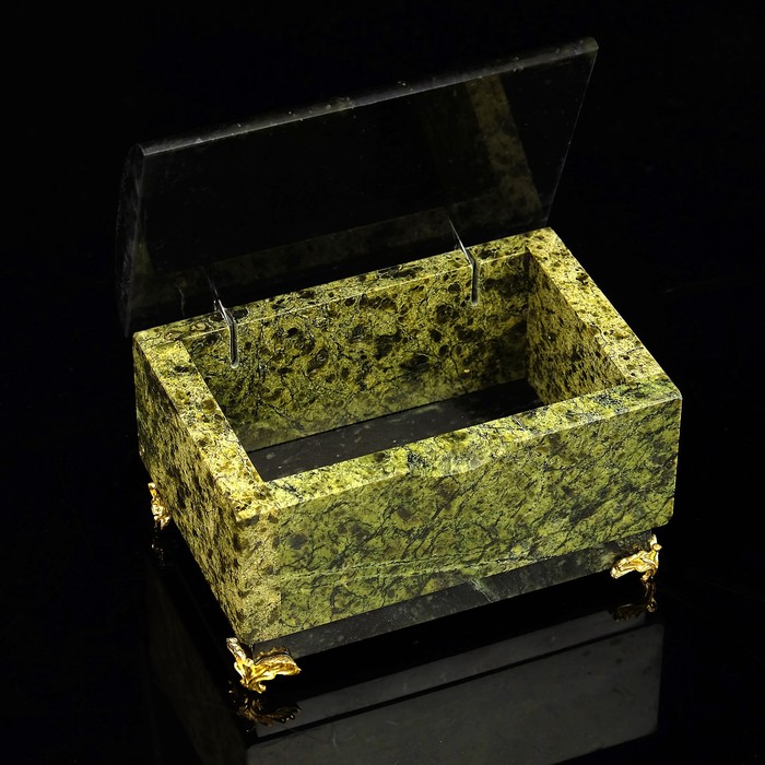 Шкатулка-сундук, на ножках, с ящеркой, большой, змеевик