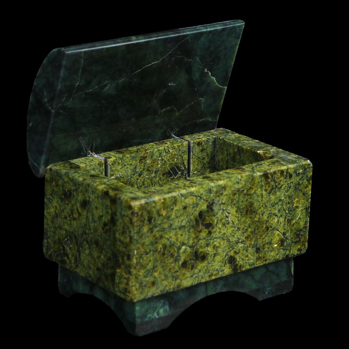 Сундучок с ящеркой