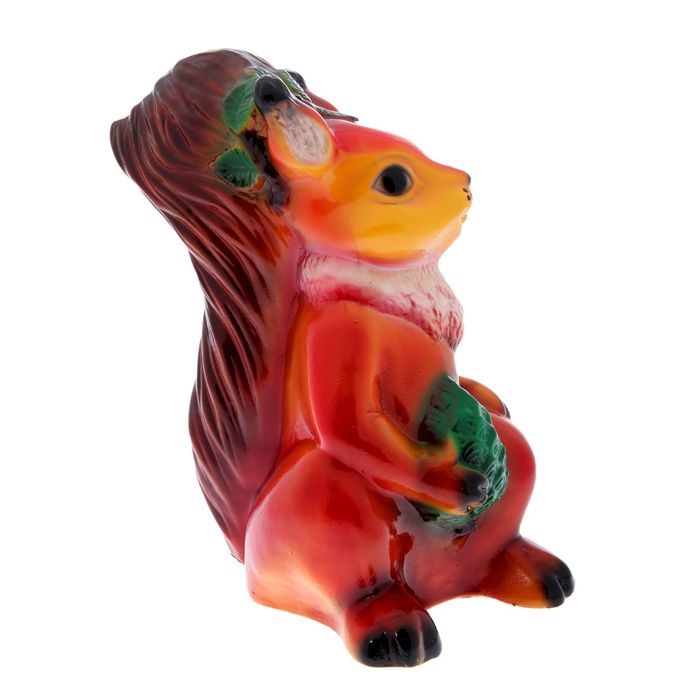 Садовая фигура "Белка с корзиной мухоморов"