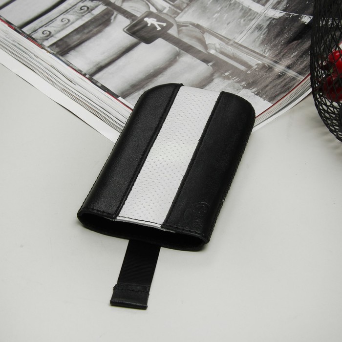 Чехол Time для телефона, с ремешком, размер 3, цвет чёрный/белый