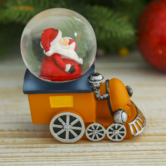 Сувенир снежный шар водяной "Дед Мороз на паровозике"