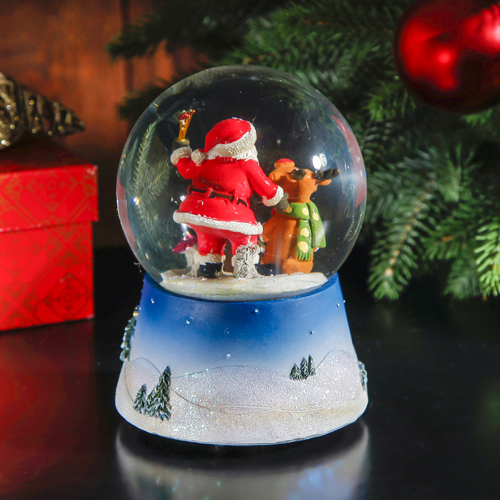 Сувенир - снежный шар водяной "Дед Мороз с оленёнком" музыкальный