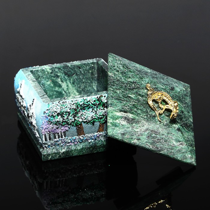 Шкатулка "Зима" с рисунком и ящеркой